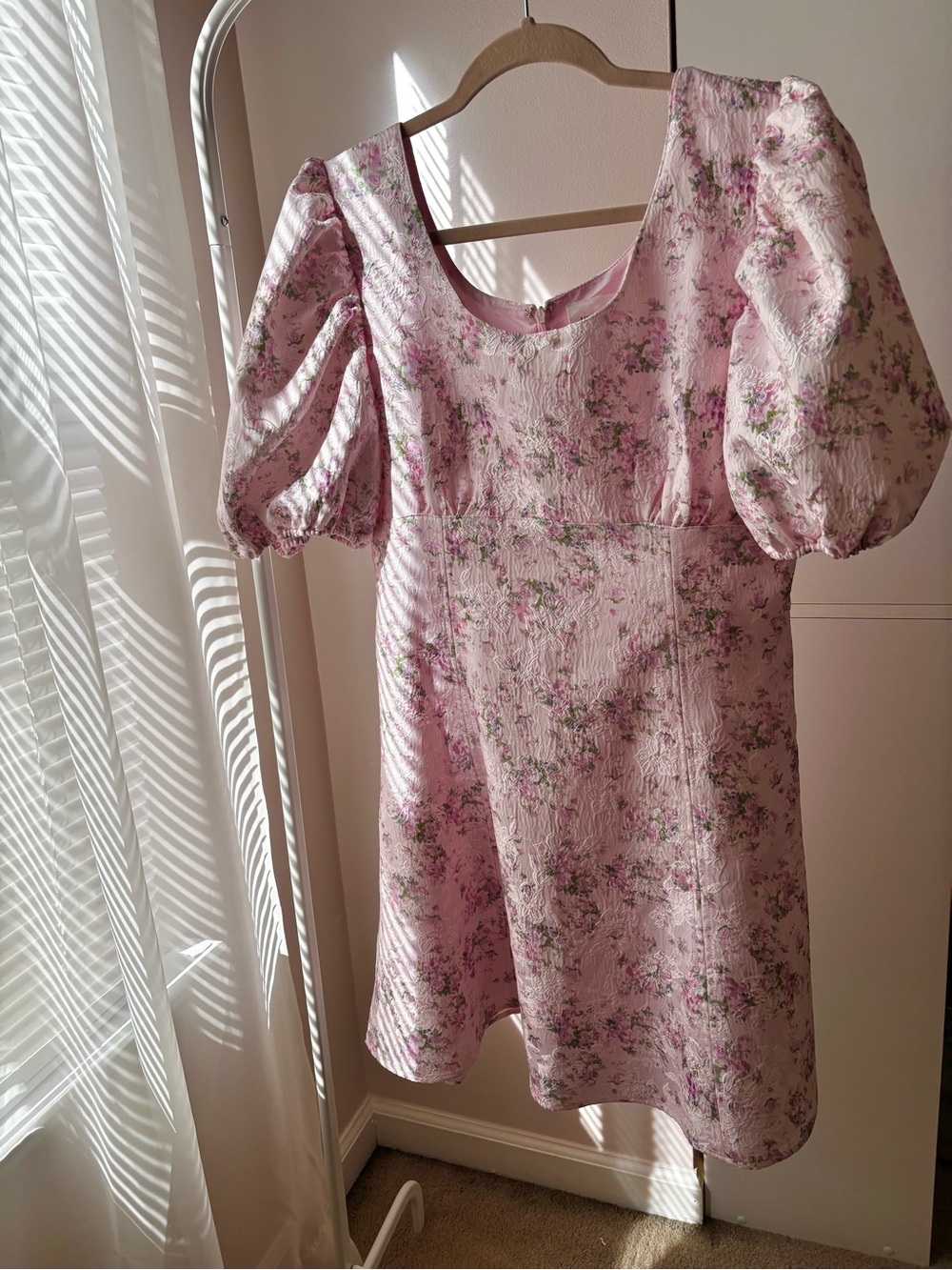 Tuckernuck Hyacinth House Ella Pink Floral Jacquard Puff Sleeve Mini Dress L - Picture 6 of 10